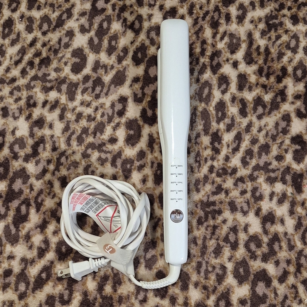 T3 White Singlepass Styleplus Hair Straightener Unused-Like New